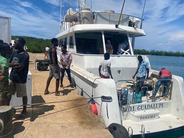 Desaparecen tripulantes de yate con bandera panameña tras llevar ayuda a Haití