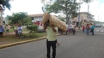 El Toro Guapo salta en la plaza de Antón