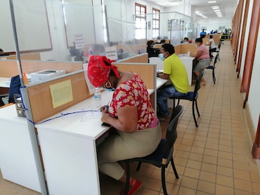 Renuncias masivas: más de 113,000 panameños abandonan partidos políticos en el último año