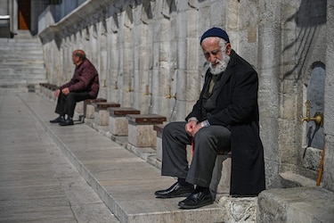 Turquía decreta confinamiento total para personas mayores de 65 años y enfermos crónicos