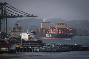 Canal de Panamá corre el riesgo de perder más clientes