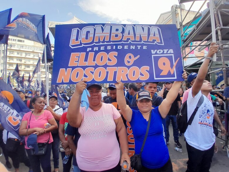 El balance de los cierres de campaña: discursos, música, hoteles y plazas públicas