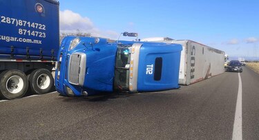 Un accidente deja 23 migrantes guatemaltecos heridos que viajaban hacinados en México