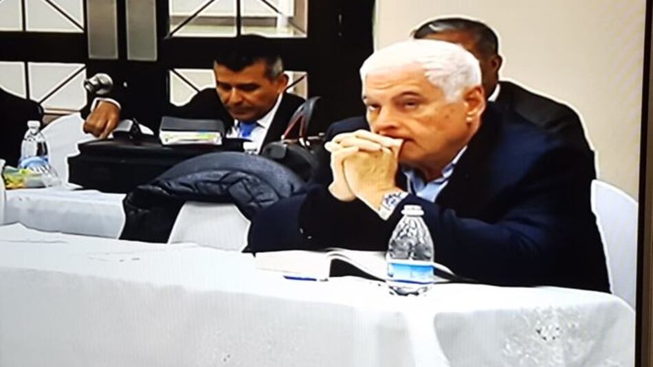 Ricardo Martinelli anuncia 28 pruebas testimoniales y 87 documentales; el fiscal Harry Díaz prepara objeciones