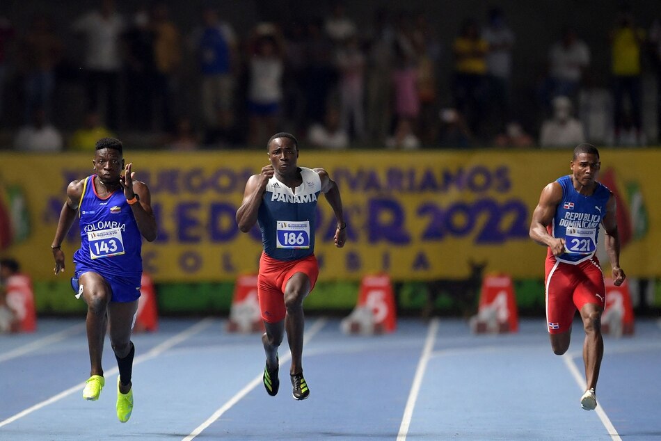 Alonso Edward gana medalla de oro en la final de los 100 metros planos de los Juegos Bolivarianos