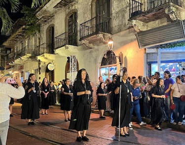 Casco Antiguo vive auge comercial en Semana Santa y empresarios piden orden en cierres viales