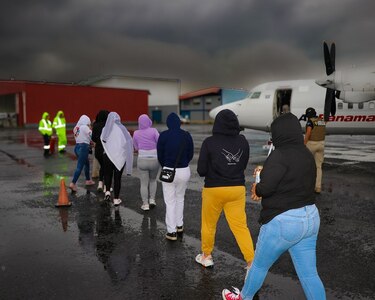 Panamá devuelve a 30 colombianos por violar normas migratorias