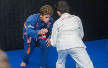Diego Goldner, entre agarres y olas