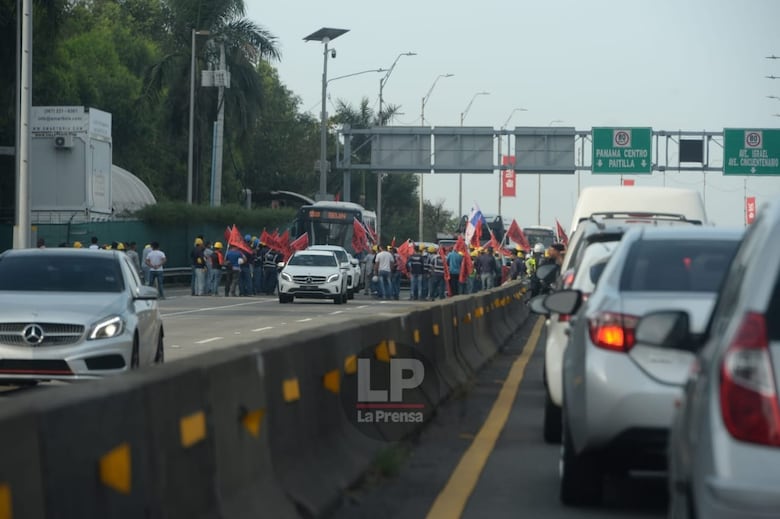 Suntracs realiza ‘huelga de advertencia’; declaran sesión permanente en negociaciones