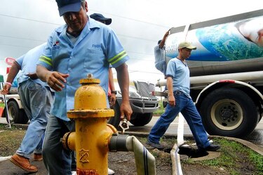 Usuarios adeudan $100 millones al Idaan