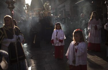 El tiempo y la crisis afectan al turismo español en Semana Santa