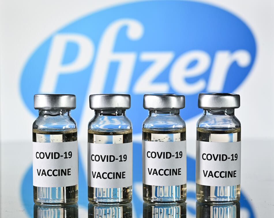 CEO de Pfizer: Ensayo alcanzó requisito de seguridad de vacuna