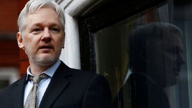 Assange no afronta pedido de extradición, según canciller de Ecuador