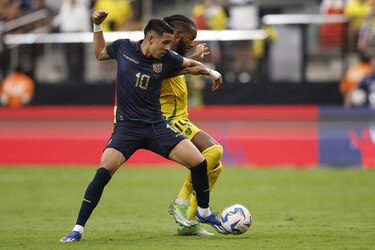Ecuador supera 3-1 a Jamaica y sigue con vida en la Copa América