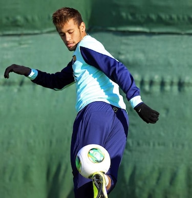 La denuncia contra Rosell por el caso Neymar es 'infundada', según el club