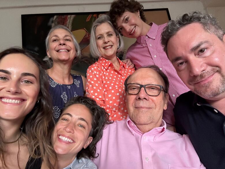 “La dicotomía era cuidarlo bien y a la vez ayudarlo a morir”: Gina Montaner sobre la eutanasia a la que se sometió en España su padre, el escritor cubano Carlos Montaner