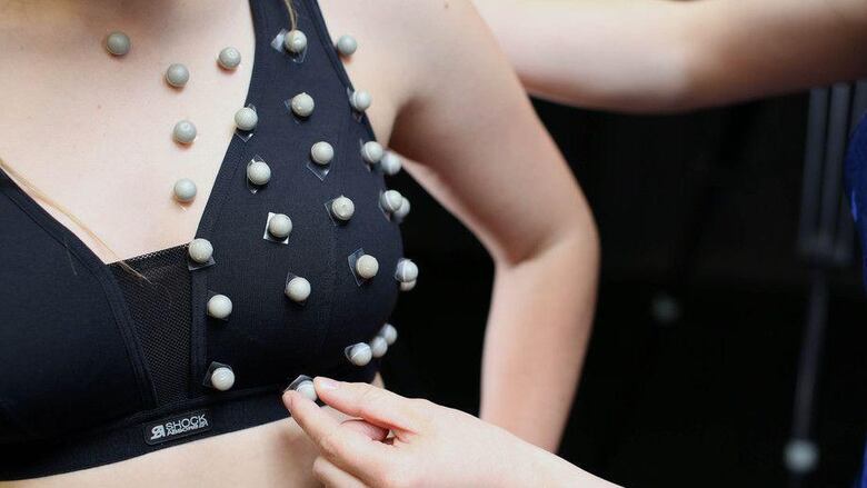 Por qué tenemos que hablar sobre la menstruación, los senos y las lesiones en el deporte femenino