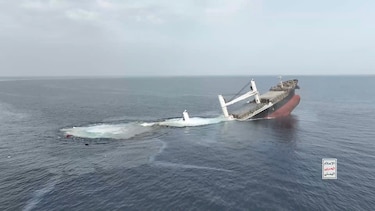 Líder hutí: el hundimiento de dos barcos en mar Rojo es una ‘clara lección’ para navieras