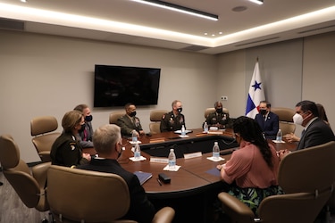 Presidente Cortizo se reúne con jefa del Comando Sur de Estados Unidos