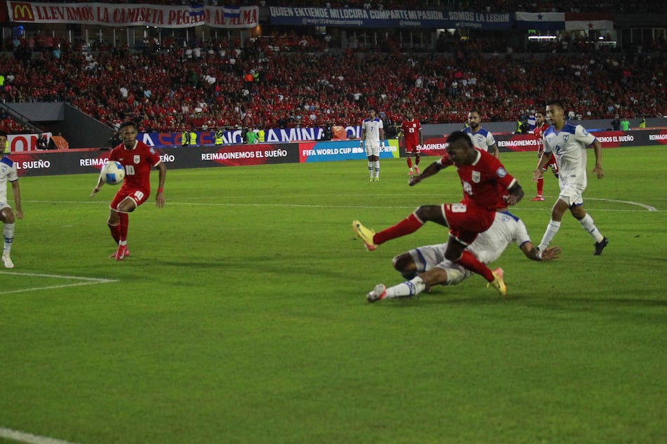 Thomas Christiansen presenció el partido que quería ver en el estadio Rommel Fernández