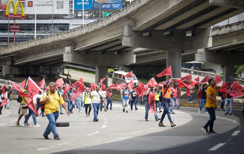 Continúa el cierre en el puente de las Américas y la vía Centenario
