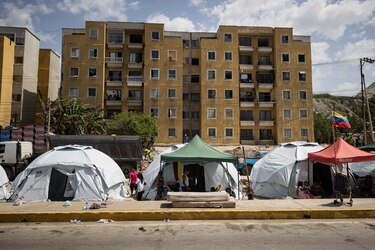Venezuela evalúa programa de créditos para atender a familias afectadas por doble sismo