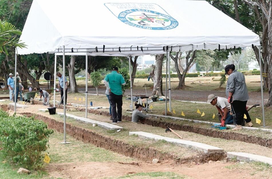77 osamentas de la dictadura y de la invasión esperan análisis