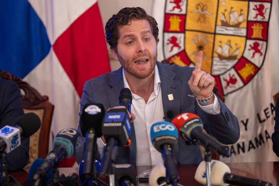 Alcalde Mayer Mizrachi anuncia uso de criptomonedas para pagos municipales