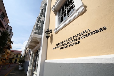 Cancillería pide garantías procesales para los 10 ciudadanos panameños detenidos en Cuba