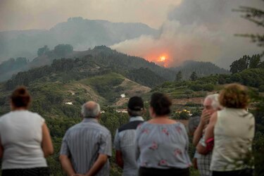Incendio sin control provoca 'drama medioambiental' en Canarias
