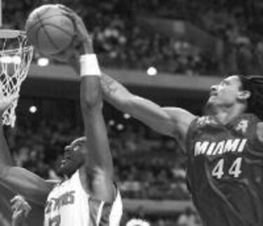 El juego en conjunto de los Lakers les dio el triunfo