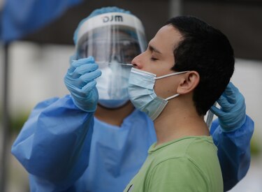 Panamá llega a las 7,350 muertes por Covid-19; positividad de casos es de 2.8%