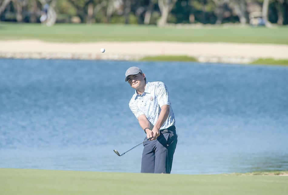 Nieves le apunta al trofeo