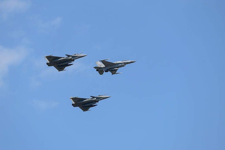 La preocupación en Dinamarca por los drones que obligaron a cerrar varios aeropuertos y expusieron la debilidad de las defensas del país