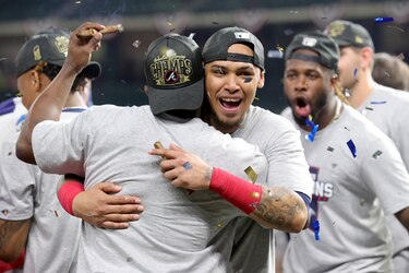 Los Bravos de Atlanta, donde juega el panameño Johan Camargo, se proclaman campeones de la Serie Mundial