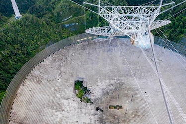 Colapsa el telescopio de Arecibo en Puerto Rico