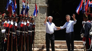 Vázquez y Macri comienzan una reunión en Uruguay