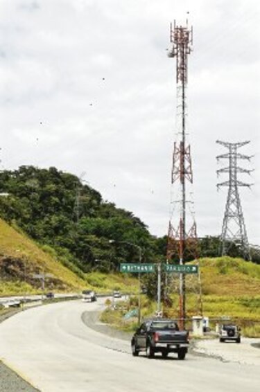 Colamarco entrega servidumbre vial a Digicel