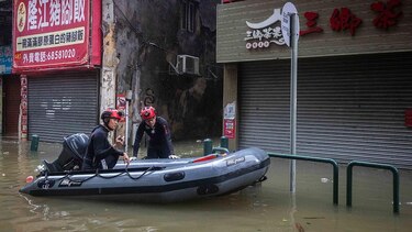 La reina de las tormentas: las imágenes del supertifón Ragasa que deja al menos 17 muertos en Taiwán y obliga a evacuar a millones en China