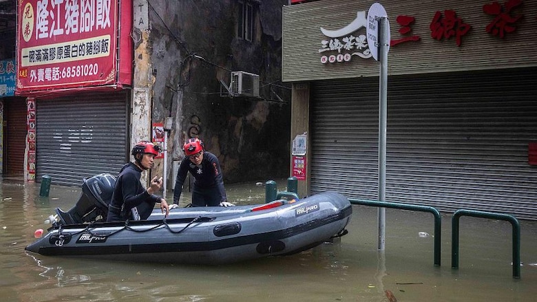 La reina de las tormentas: las imágenes del supertifón Ragasa que deja al menos 17 muertos en Taiwán y obliga a evacuar a millones en China