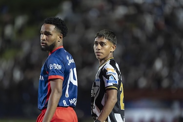 Jamás lo imaginó: Así fue sorprendido Adrian Olivardía con la capitanía del Tauro FC