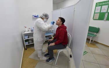Rusia registra récord de casi 10,000 nuevos casos de coronavirus en 24 horas