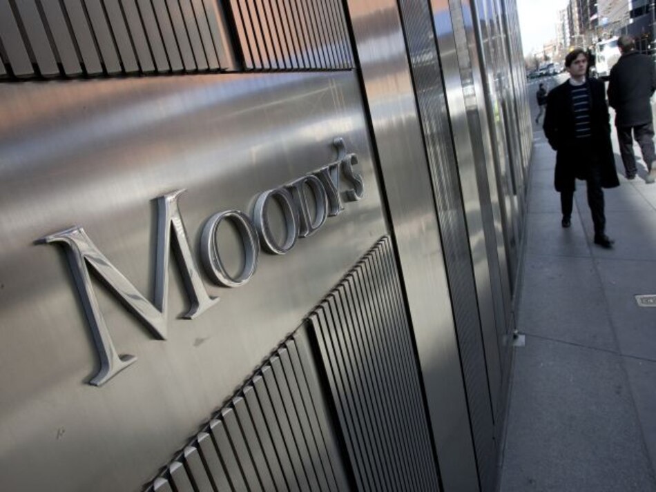 Moody's rebaja la calificación de la deuda argentina en dólares