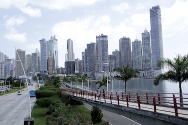 Caen primas de seguros; crecen pólizas y siniestros