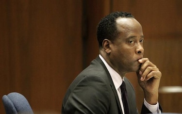 Médico acusado de muerte Michael Jackson no testificará