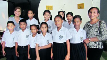 Escuela República de Francia visita Explora