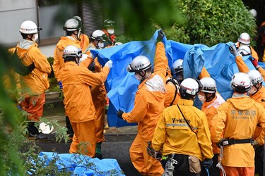 Japón reanuda búsqueda de sobrevivientes tras deslizamiento de tierra