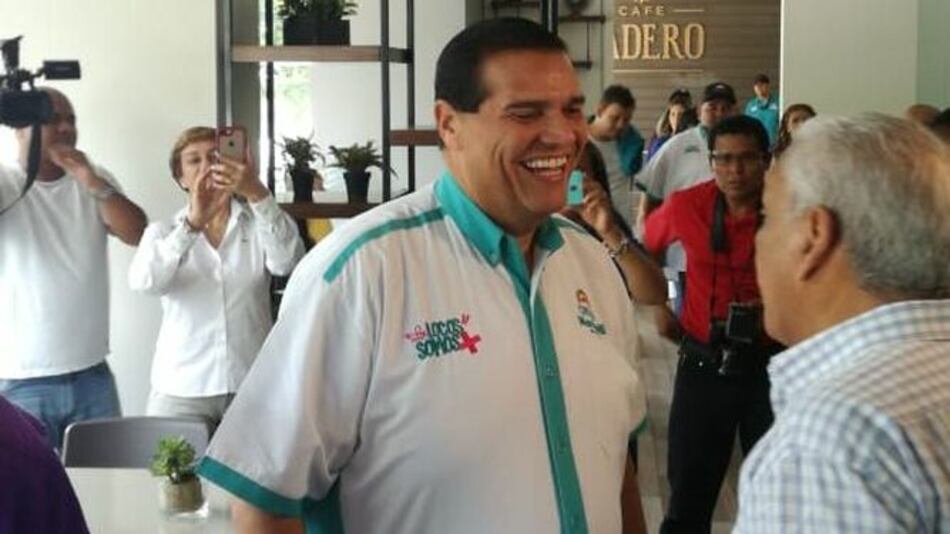 Chello Gálvez sobre el reparto de bonos: '¿Usted cree que un hombre con 30 años de carrera política va a cometer tal situación?'