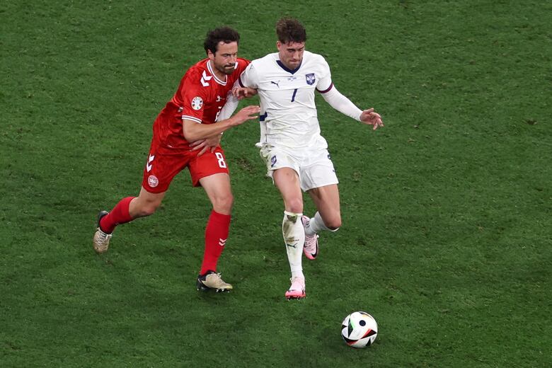 Dinamarca se conforma y elimina a Serbia