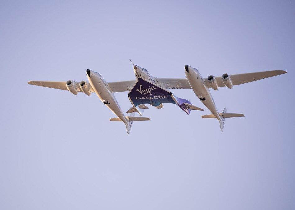 Virgin Galactic realizó su primer vuelo espacial comercial